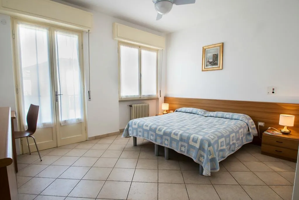 Residence Villa Rosa Гарда Италия