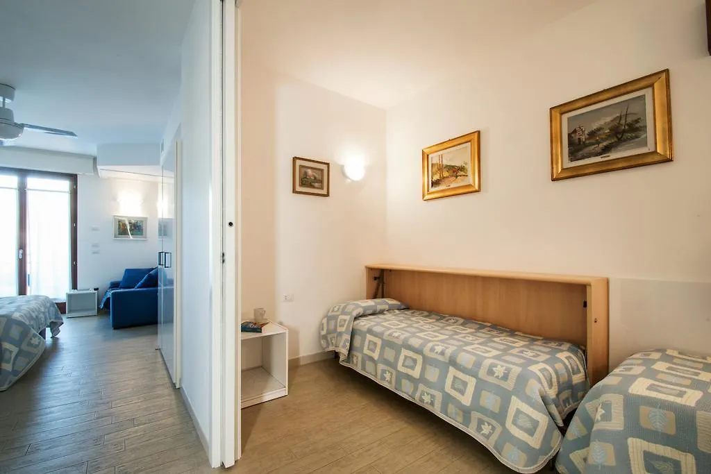 Residence Villa Rosa Garda  Garda (Verona)