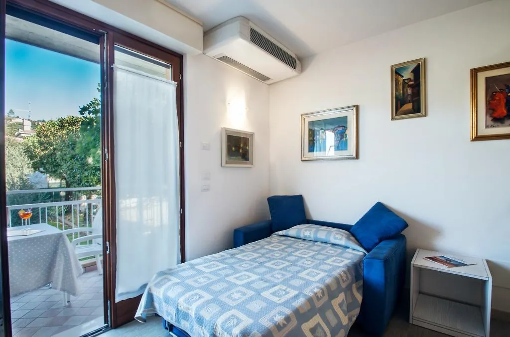Residence Villa Rosa Garda  Garda (Verona)
